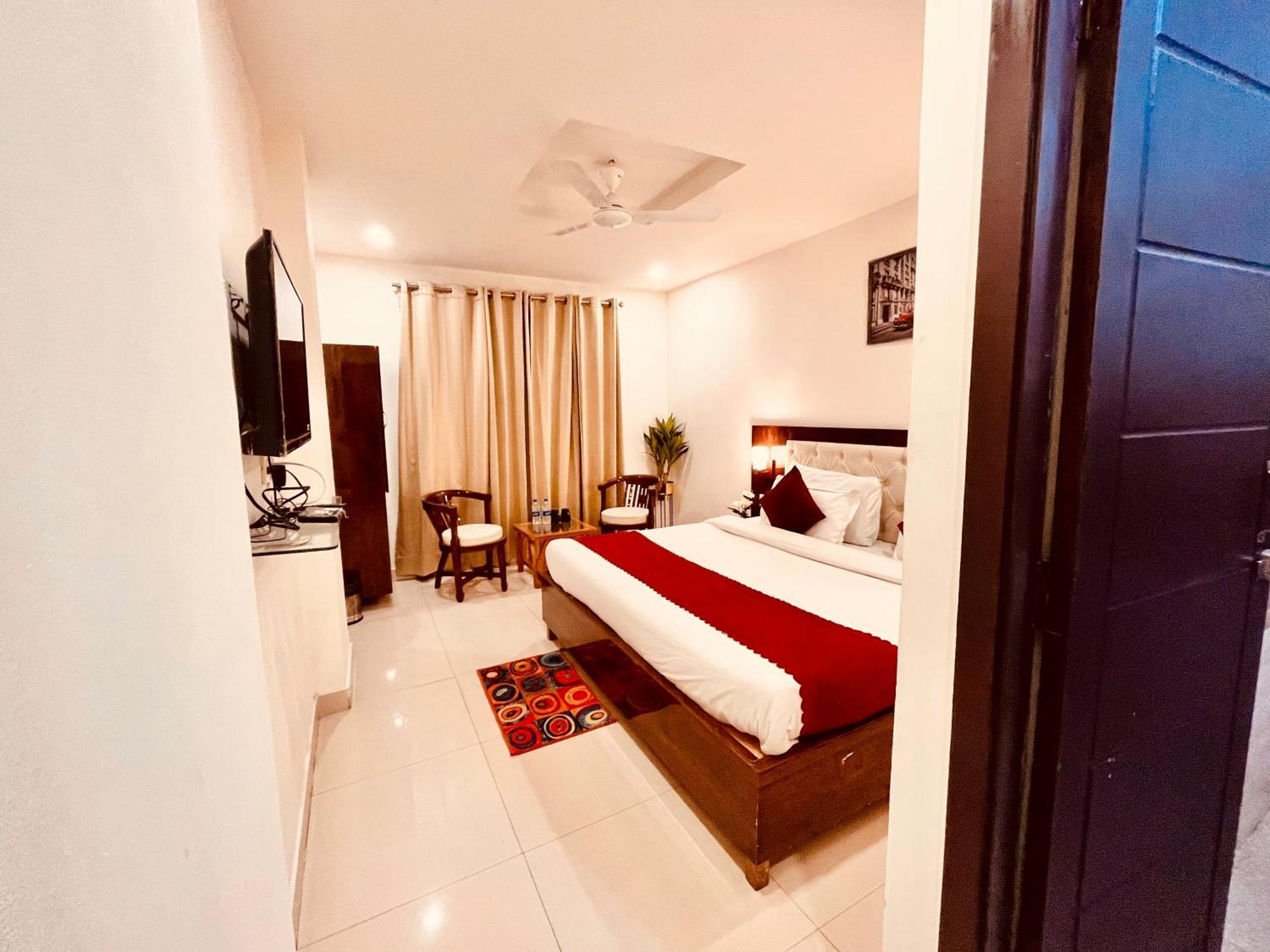 Sampat Royal Cafe Hotel Delhi  Luaran gambar